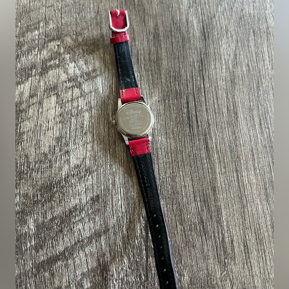 Vintage Mickey Mouse watch - Picture 4 of 5